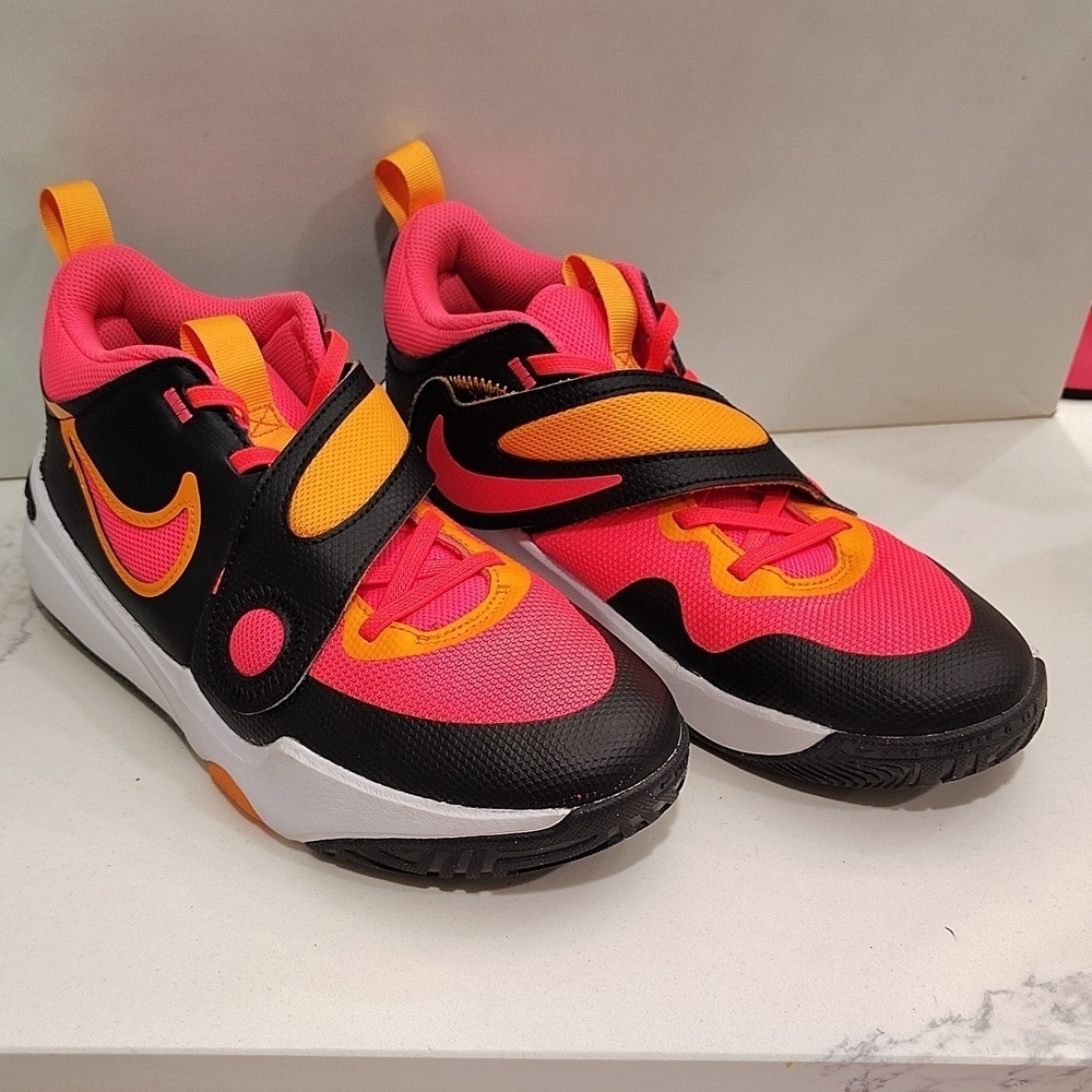 Nike Team Hustle D 11 Big Kids Basketball Shoes Size 6.5Y